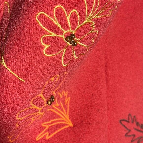 Christopher & Banks Fleece Vest – Size XL – Red Floral Embroidered Zip-Up - Picture 10 of 13